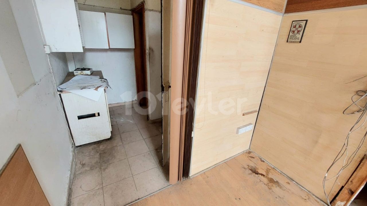 Lefkoşa Dereboyu Cadde Üsttü Sende Katlı Kiralık İşyeri 