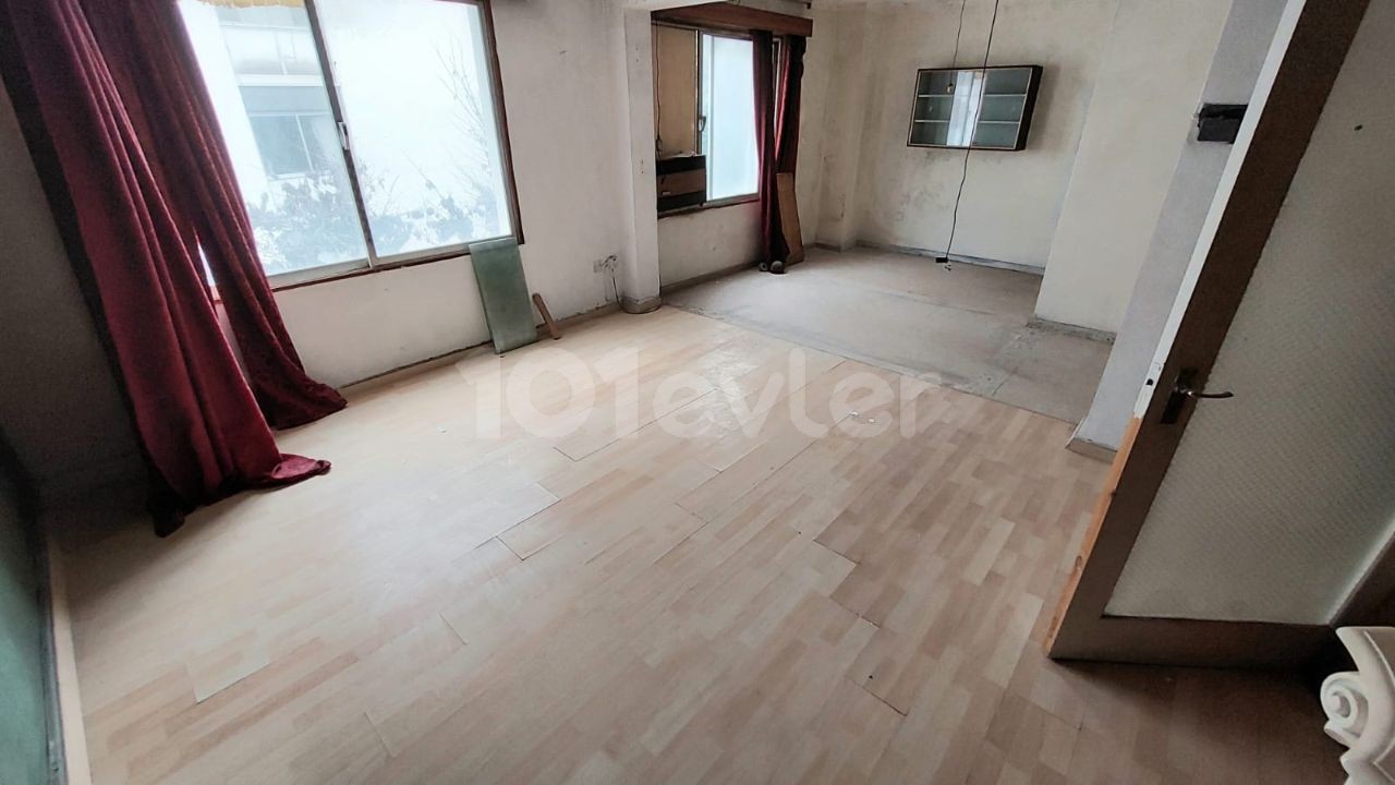 Lefkoşa Dereboyu Cadde Üsttü Sende Katlı Kiralık İşyeri 