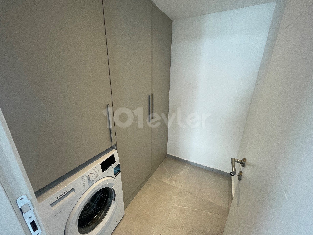 Metehan’da  Ultra Lüks  2+1 Eşyasız Kiralık Penthouse 