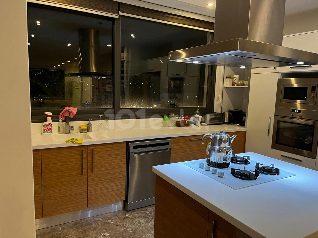 Penthouse with Pool for Daily Rent in Kyrenia