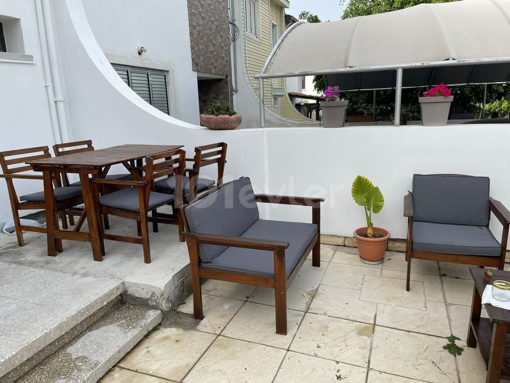 3-Schlafzimmer-Eck-Doppelvilla mit ausgezeichneter Lage im Zentrum von Kyrenia zu verkaufen!