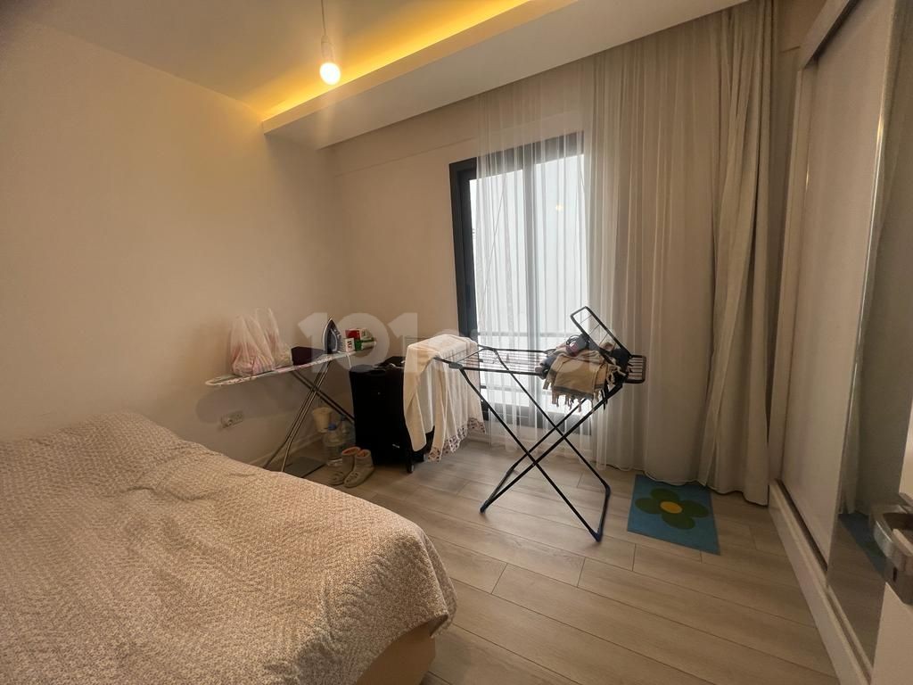  Lefkoşa Ortaköy'ün En Merkezi Konumunda Satılık Full Eşyalı 2+1 Daire