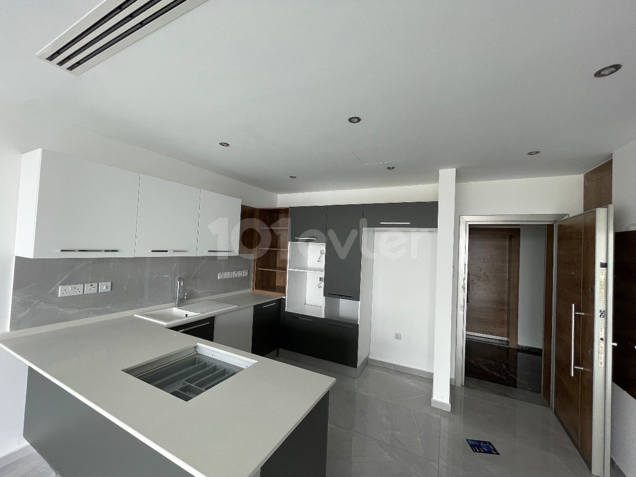 Ultra Luxury 2+1 Flat/Office/Clinic for Rent in Metehan, Nicosia