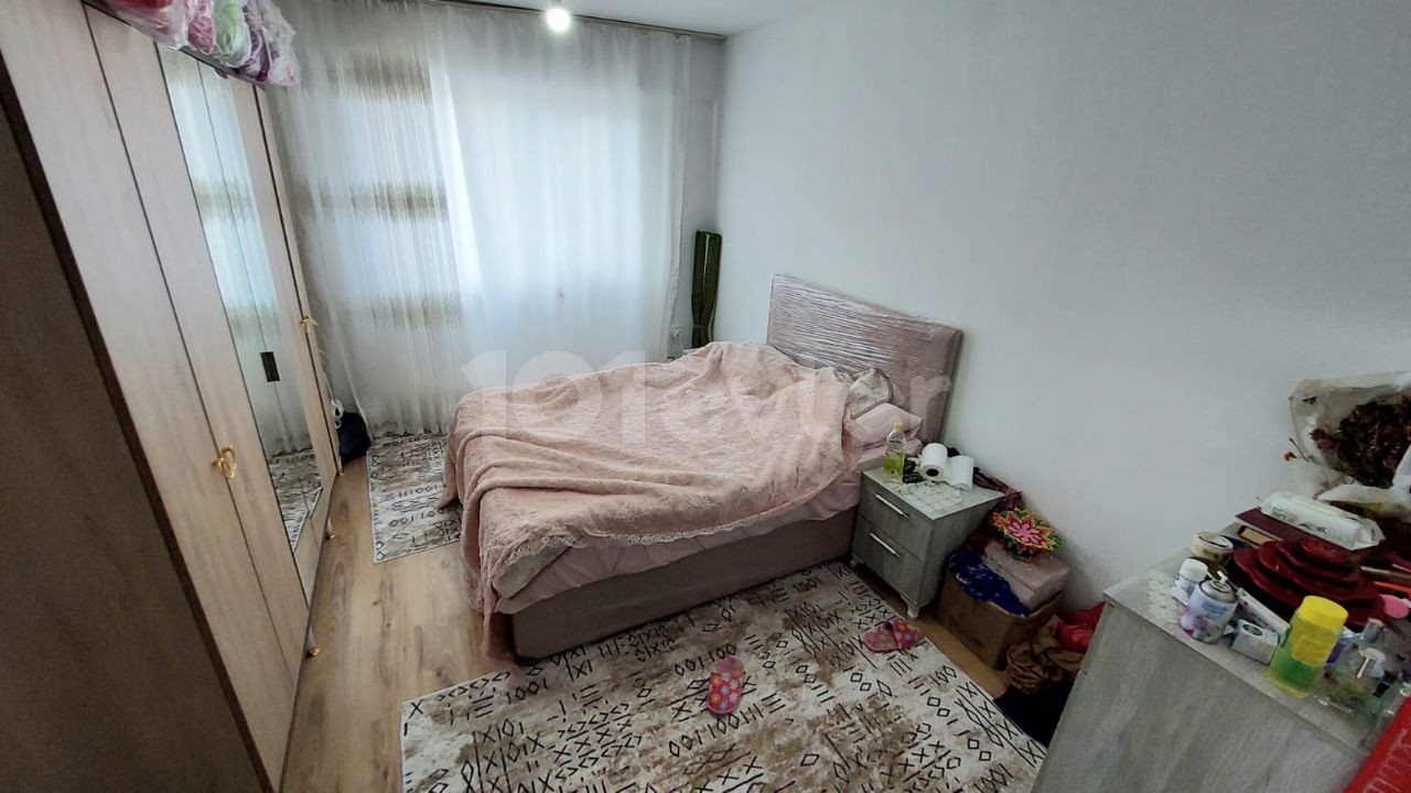 Erdgeschosswohnung zum Verkauf in einem gepflegten Komplex in Nikosia Balıkesir Bezirk 