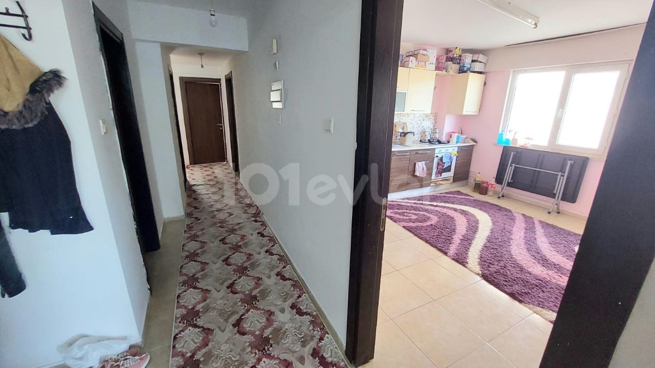 Ground Floor Apartment for Sale in a Well-Kept Complex in Nicosia Balıkesir District 