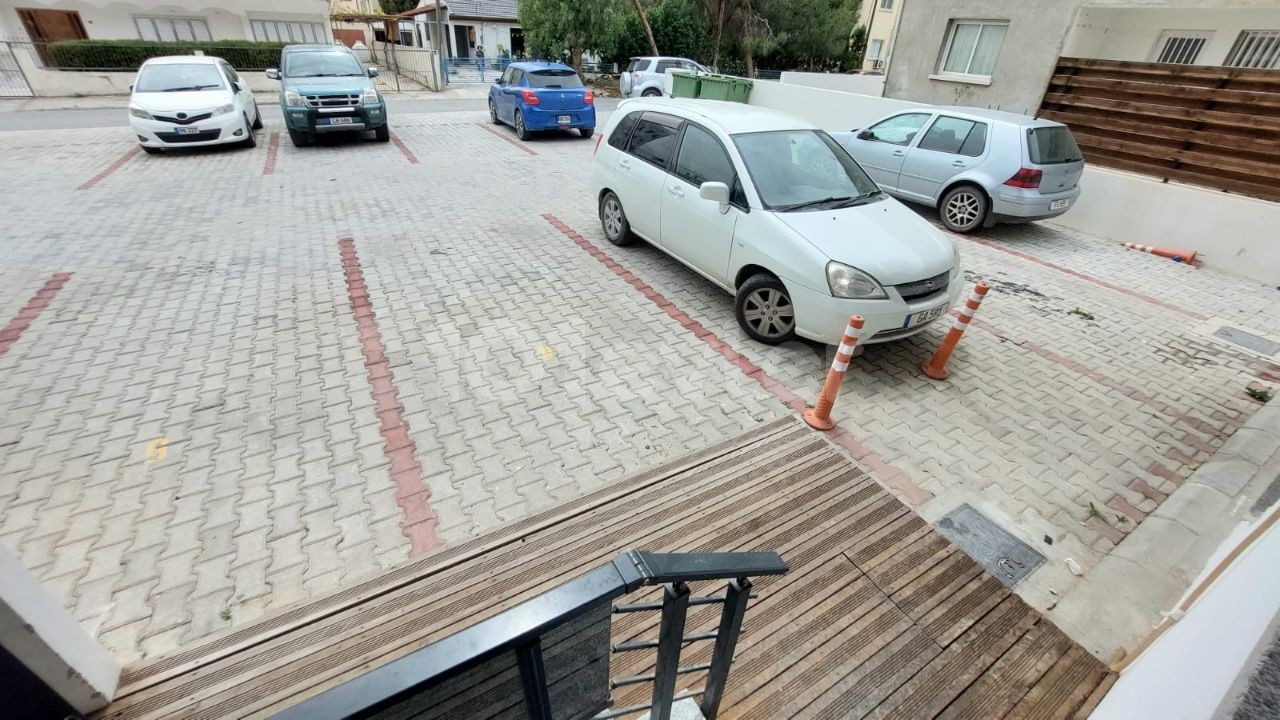 Lefkoşa Gönyeli Bölgesinde Eşyalı Kiralık Zemin Kat Daire  