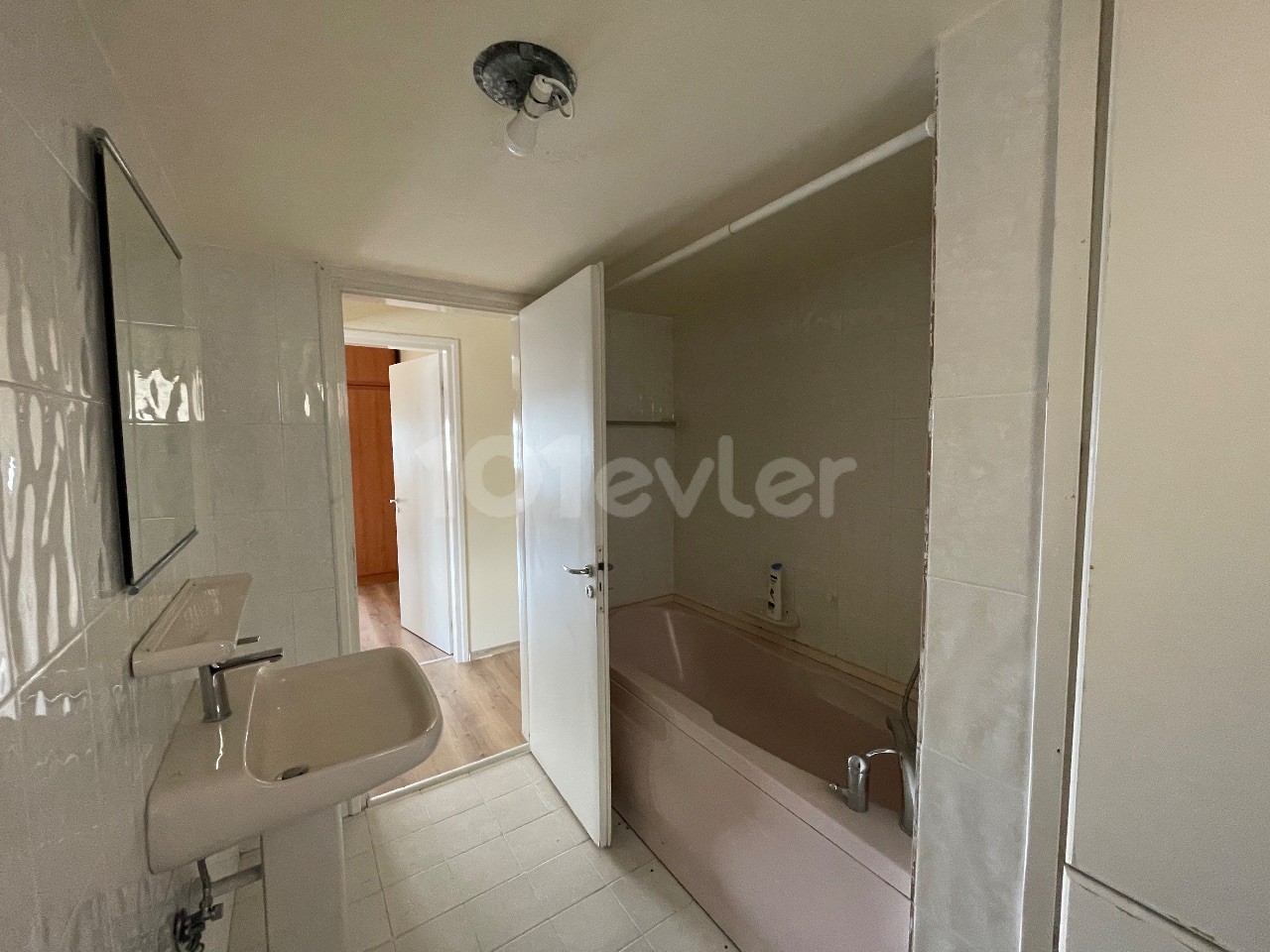 Fully Furnished 2+1 Flat for Rent in Nicosia Köşklüçift