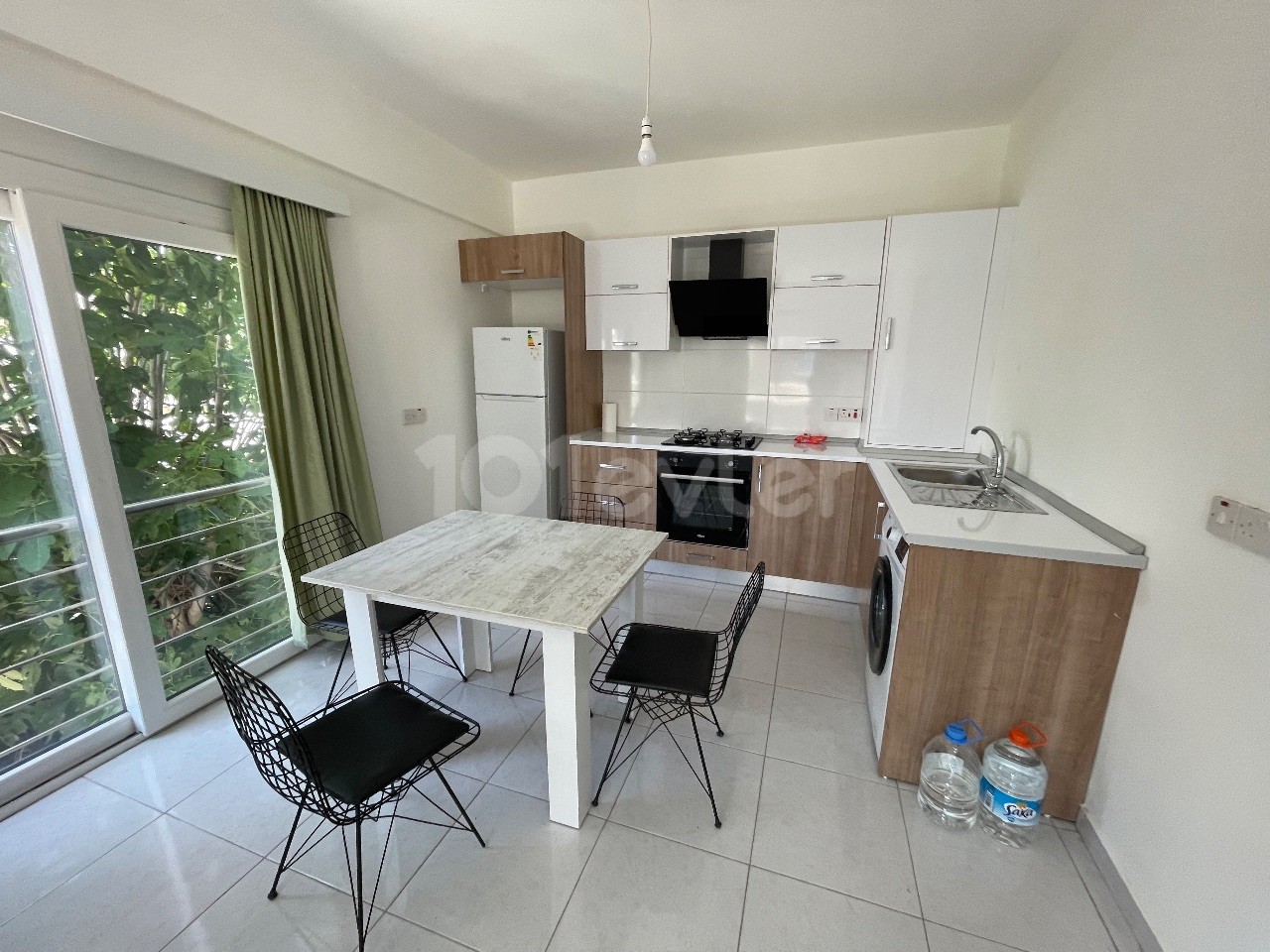 2+1 Flat for RENT with Fully Furnished Central Location in the Küçük Kaymaklı area of Nicosia!