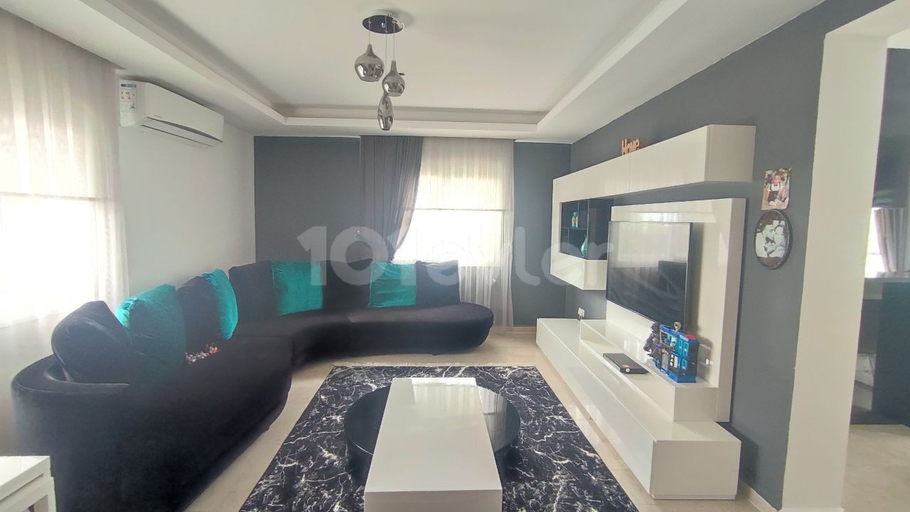 Gönyeli, Lefkoşa'da müstakil, modern dizaynıyla satılık villa