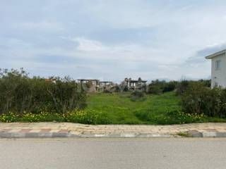 LAND FOR SALE in Kyrenia Çatalköy Region, Suitable for Villa Construction, Within Walking Distance to the Sea!