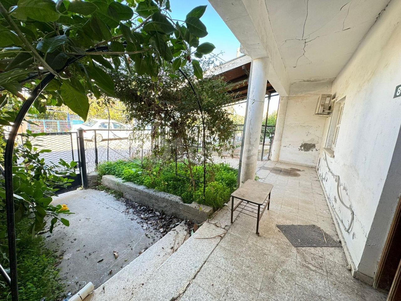 Single Storey Semi-Detached House with Commercial Permit on a 548 m2 Plot in Nicosia Marmara Region!