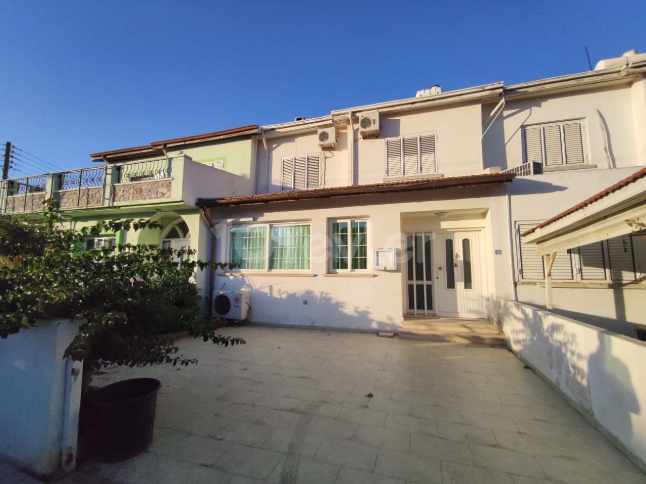Semi-detached House with Commercial Permit for Sale in Nicosia Taskinköy Region