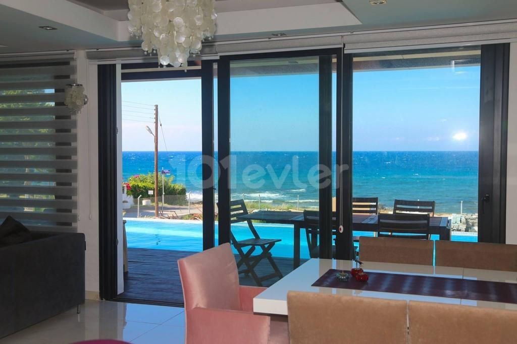 Luxury Villa for Rent by the Sea with a Large Garden in Kyrenia Karaoğlanoğlu Region