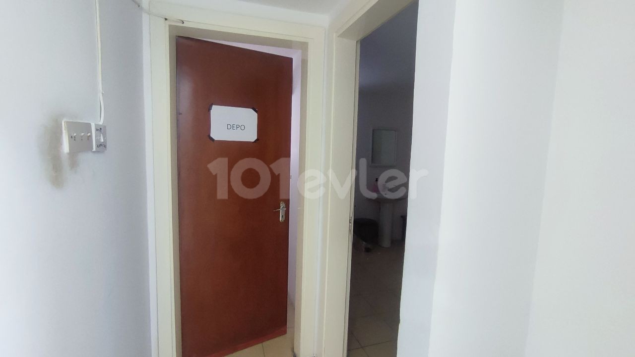 Ground floor flat for rent suitable for commercial use (office/clinic) etc.