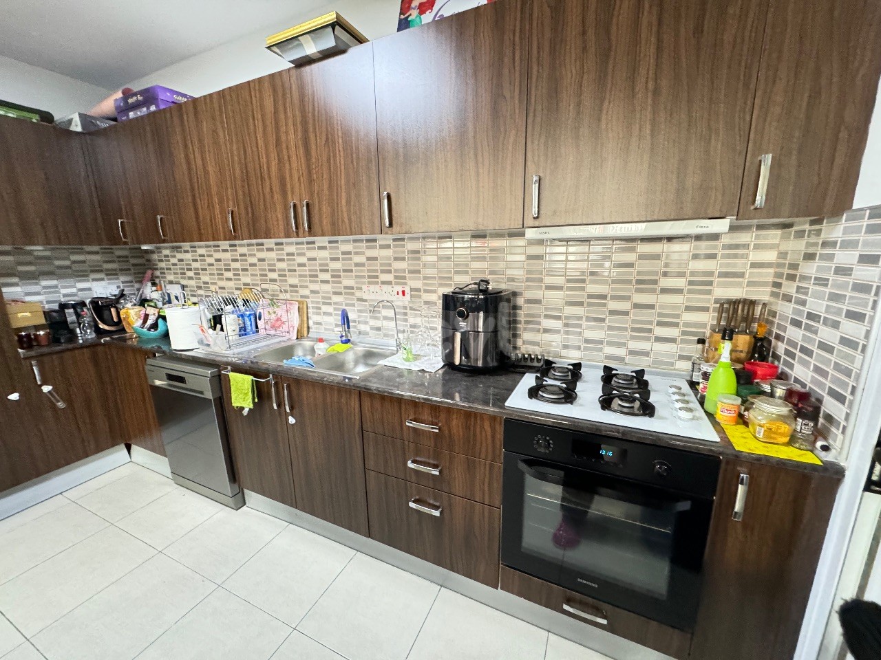 GROUND FLOOR APARTMENT FOR SALE in Değirmenlik, very close to Erğlkü Super Market!