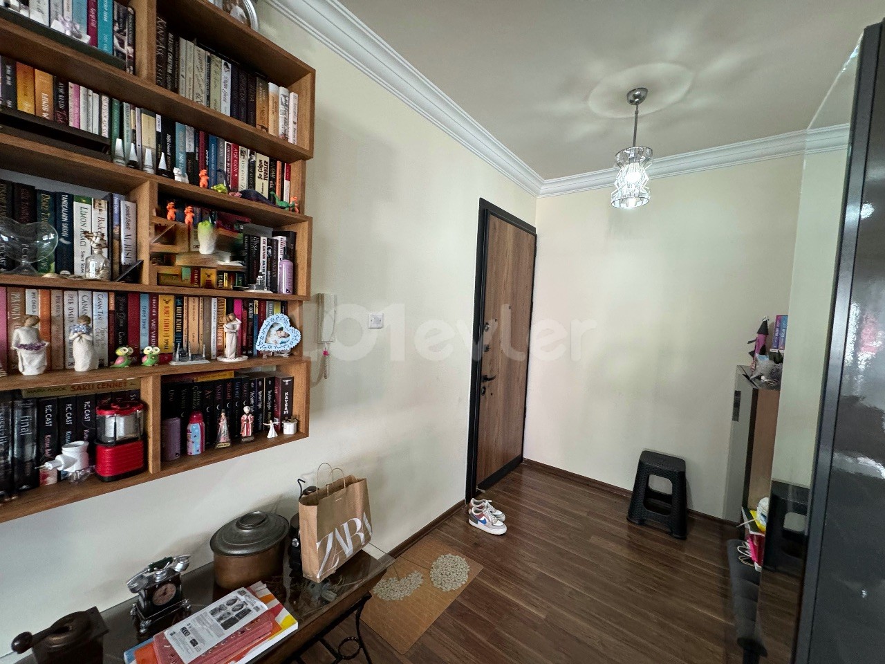 GROUND FLOOR APARTMENT FOR SALE in Değirmenlik, very close to Erğlkü Super Market!