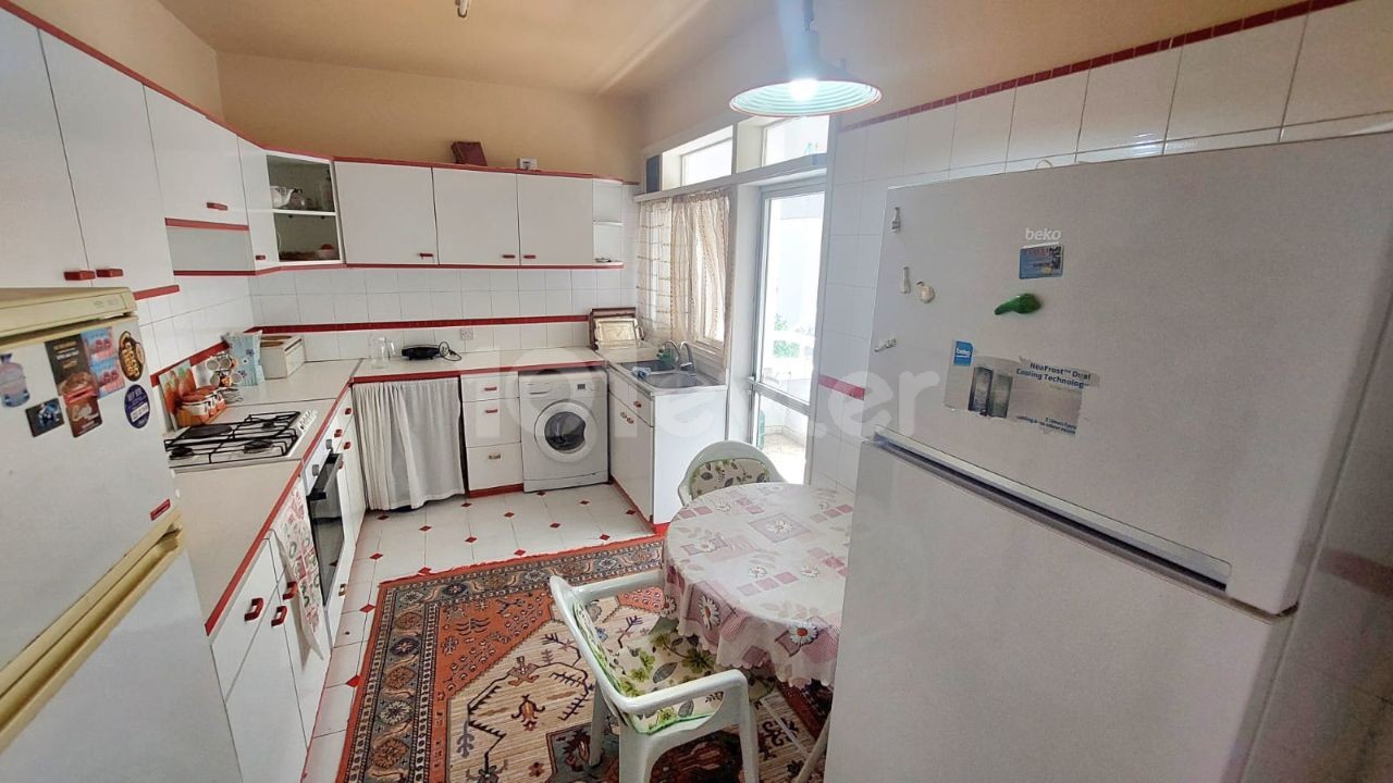 Large Flat for Rent in Köşklüçiftlik, Nicosia, Opposite Street of Witch Bar