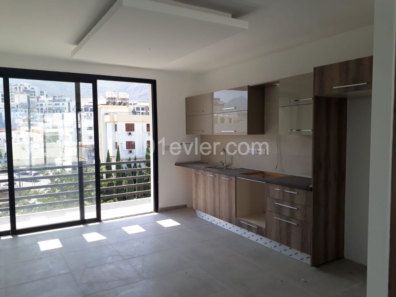 Penthouse Lu Llogara Apartment im Zentrum von Kyrenia ** 