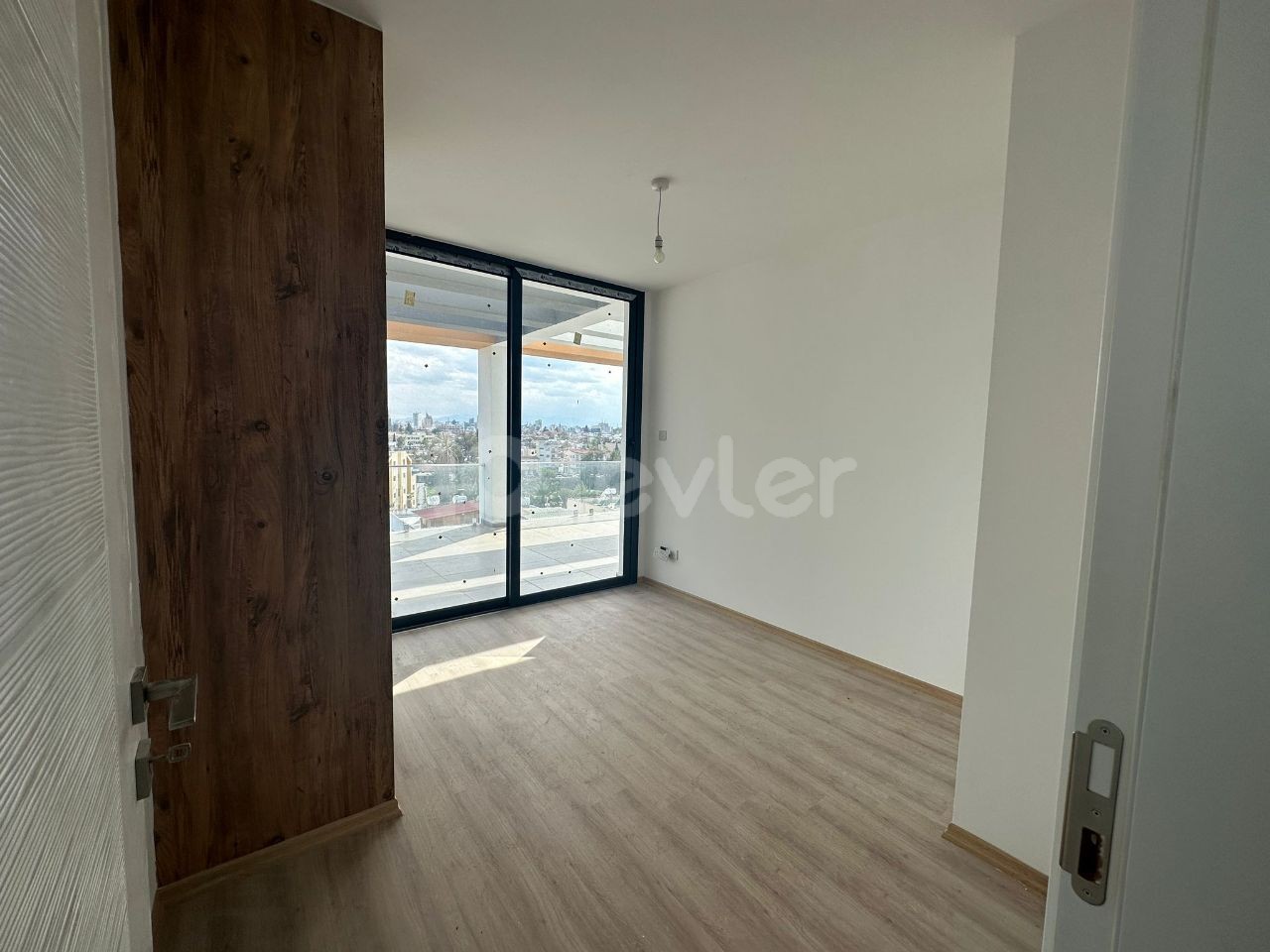 LEFKOŞA ÇAĞLAYAN'DA 2+1 SATILIK PENTHOUSE DAİRE