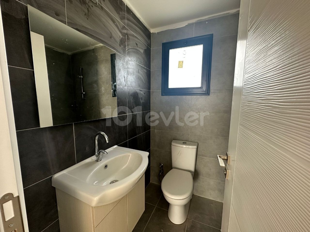 LEFKOŞA ÇAĞLAYAN'DA 2+1 SATILIK PENTHOUSE DAİRE