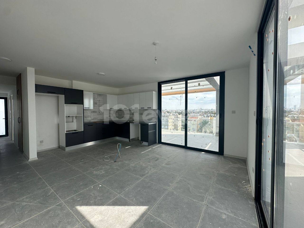 2+1 PENTHOUSE-WOHNUNG ZUM VERKAUF IN NICOSIA ÇAĞLAYAN