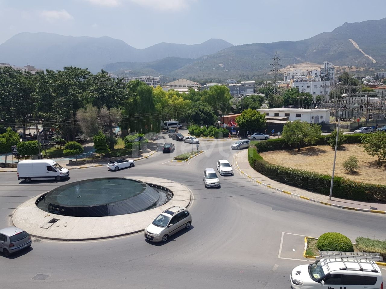 2+1 BÜRO ZUR MIETE AUF DER STRAßE IM ZENTRUM VON KYRENIA! ** 