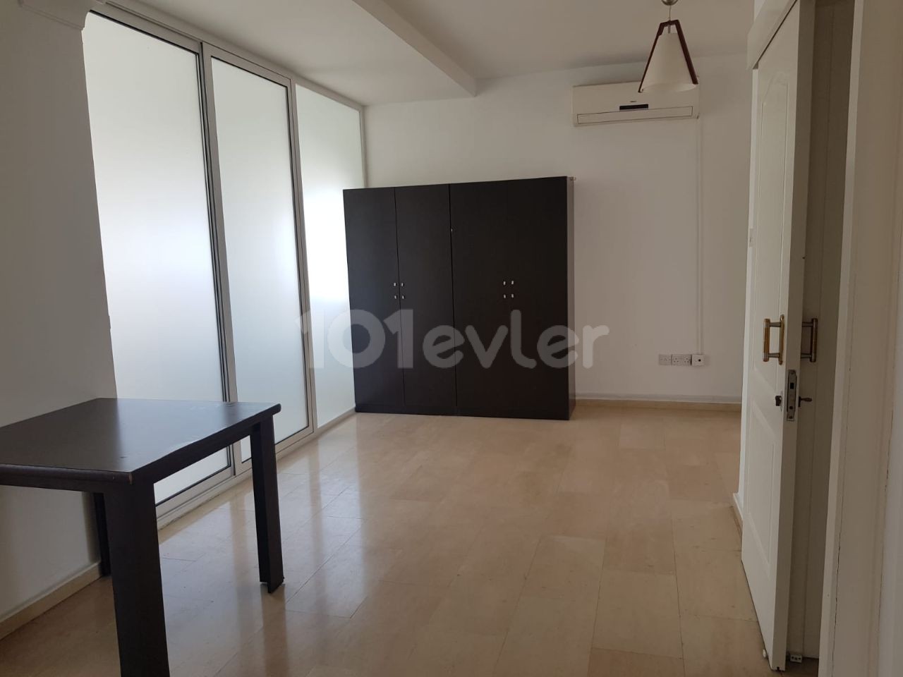 2 + 1 OFFICE FOR RENT ON THE STREET IN THE CENTER OF KYRENIA! ** 