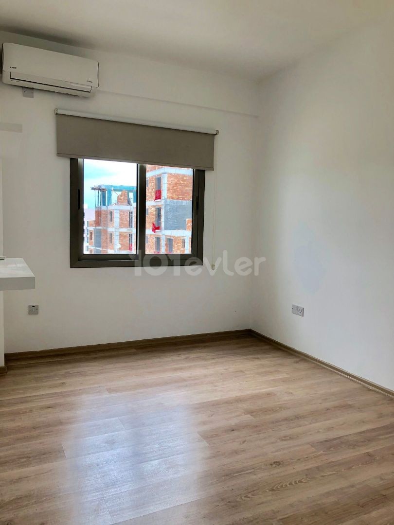 NEW UNFURNISHED 2+1 FLAT FOR RENT WITHIN WALKING DISTANCE TO DEREBOYUN!