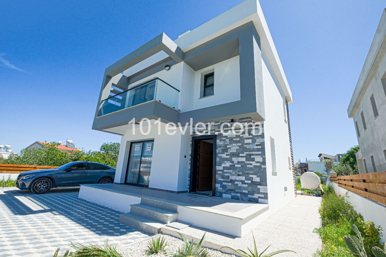 ALSANCAK ALSO HAS BEAUTIFUL VILLAS WAITING FOR YOU THE POOL IS MADE ACCORDING TO THE REQUEST. ** 