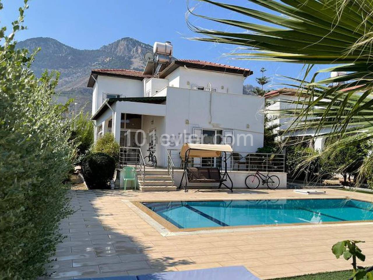 VILLA WITH PRIVATE POOL IN KYRENIA LAPTA REGION, 5 MINUTES TO THE SEA. ** 