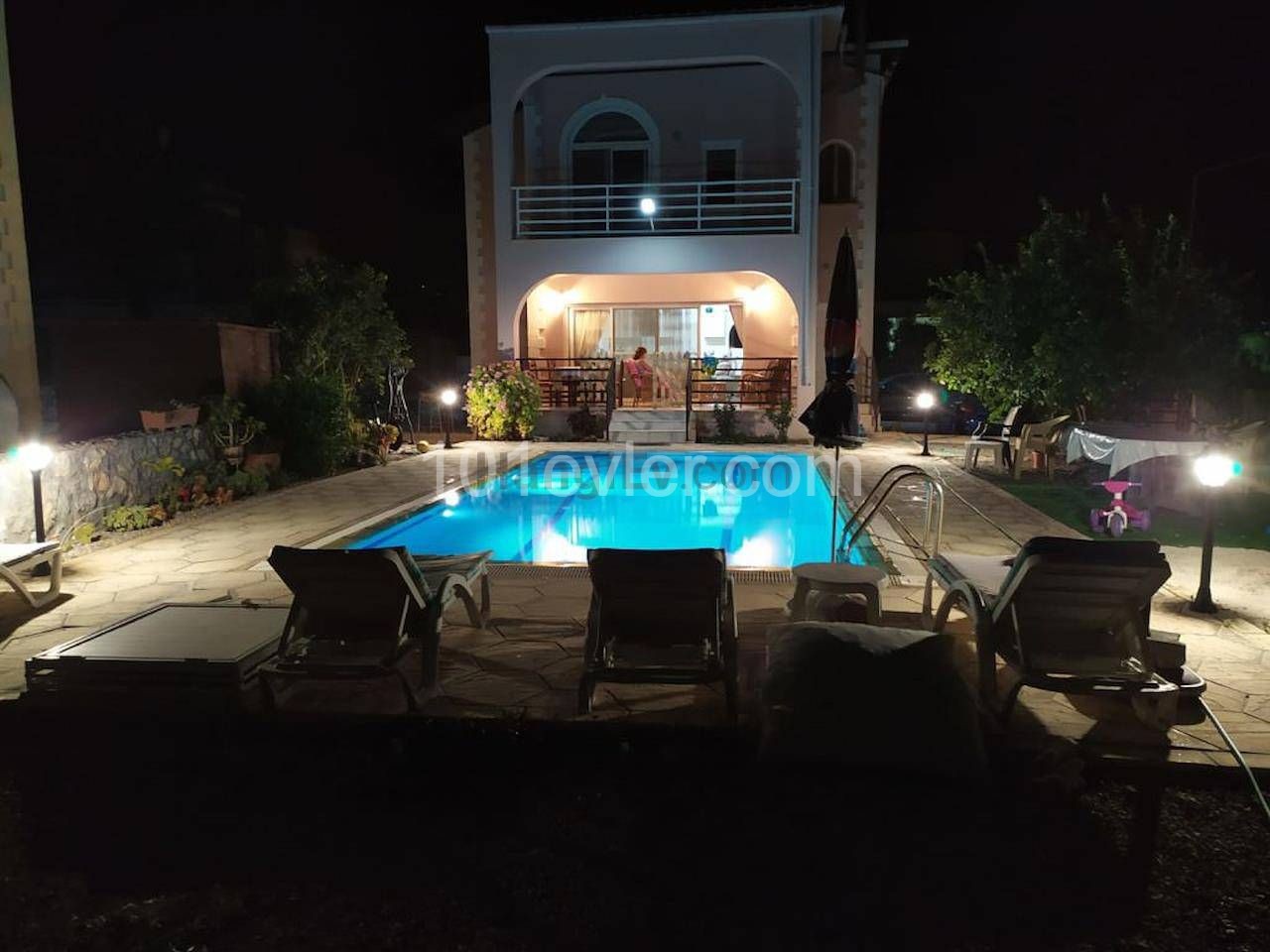 VILLA WITH POOL IN KARŞIYAKA WALKING DISTANCE TO THE SEA ** 