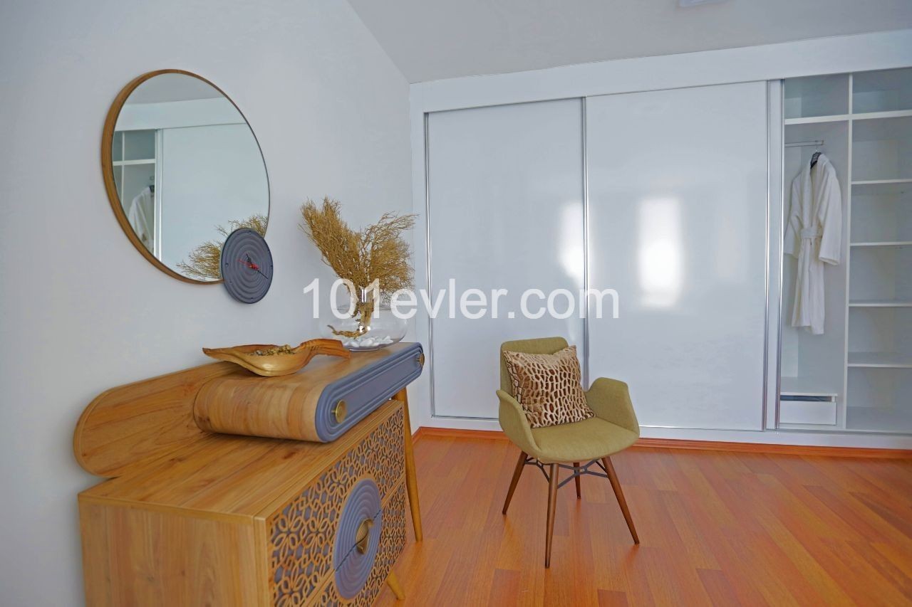 ULTRA LUXURIOUS FLAT IN THE CENTER OF KYRENIA. ** 