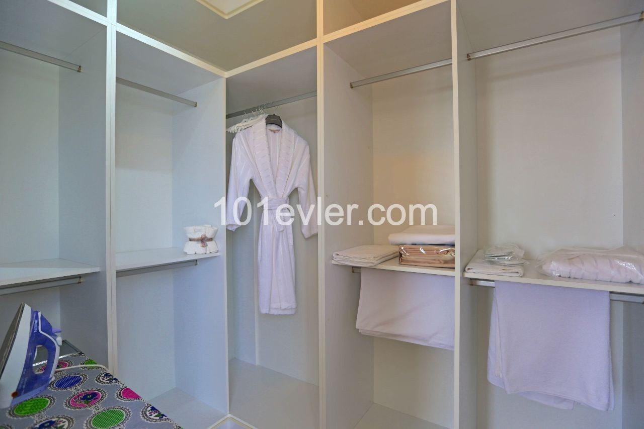 ULTRA LUXURIOUS FLAT IN THE CENTER OF KYRENIA. ** 