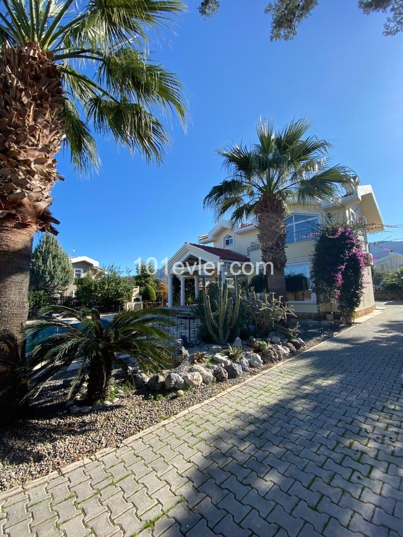 LUXURIOUS VILLA CLOSE TO ALSANCAK MERITS. ** 