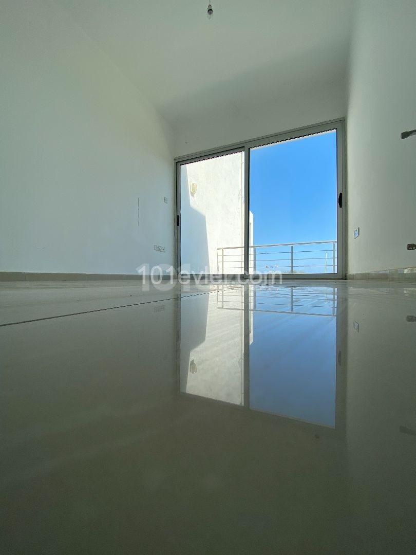 LAPTA SEA ZERO END PENTHOUSE. ** 