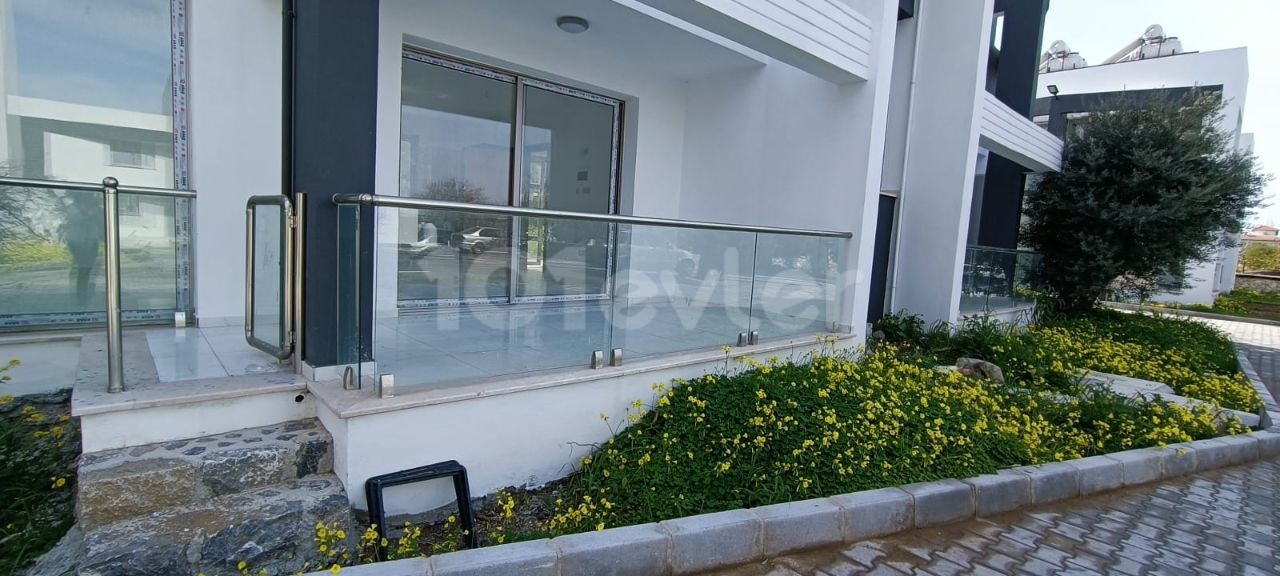 LAPTA IS AN APARTMENT WITH A PRIVATE TERRACE, FURNISHED IN A ZERO-STOREY BUILDING. ** 