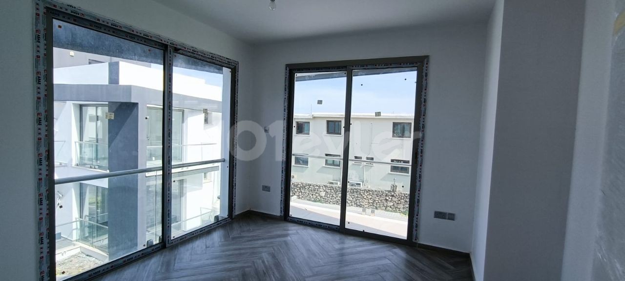 LAPTA IS AN APARTMENT WITH A PRIVATE TERRACE, FURNISHED IN A ZERO-STOREY BUILDING. ** 