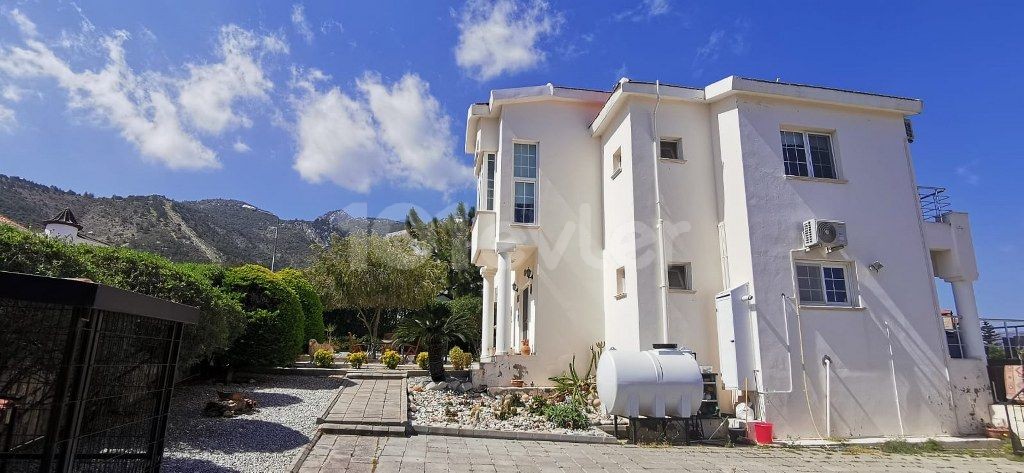 3 BEDROOM  LUXURY VILLA WITH PRIVATE POOL SUPERB SEA VIEWS - SOLE AGENT