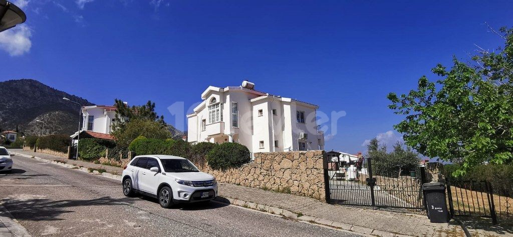 3 BEDROOM  LUXURY VILLA WITH PRIVATE POOL SUPERB SEA VIEWS - SOLE AGENT