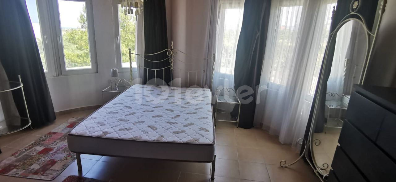 Çatalköy Bölgesinde Kiralık Yüzme Havuzlu Villa