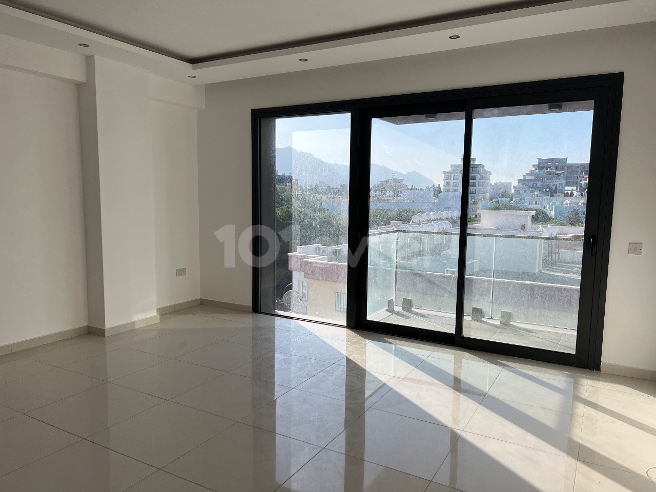 Flat For Sale in Yukarı Girne, Kyrenia