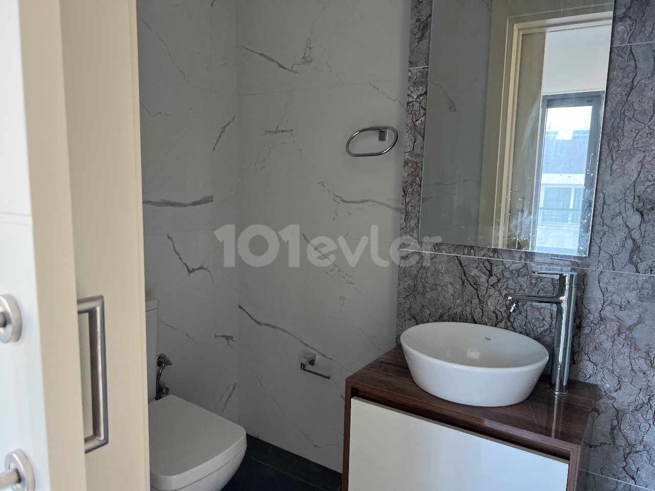 Flat For Sale in Yukarı Girne, Kyrenia