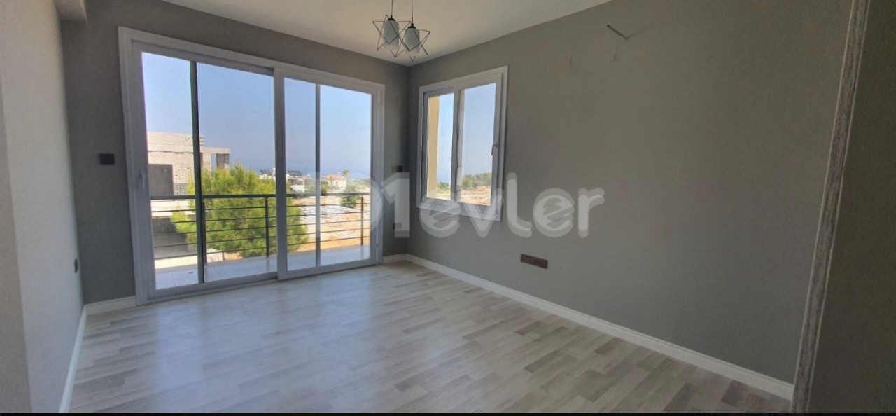 Girne Çatalköyde mühteşem kaliteli özen yapılmış 4 yatak odalı villa 