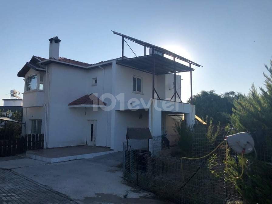 Girne Alsancak Satılık 4+1 Villa