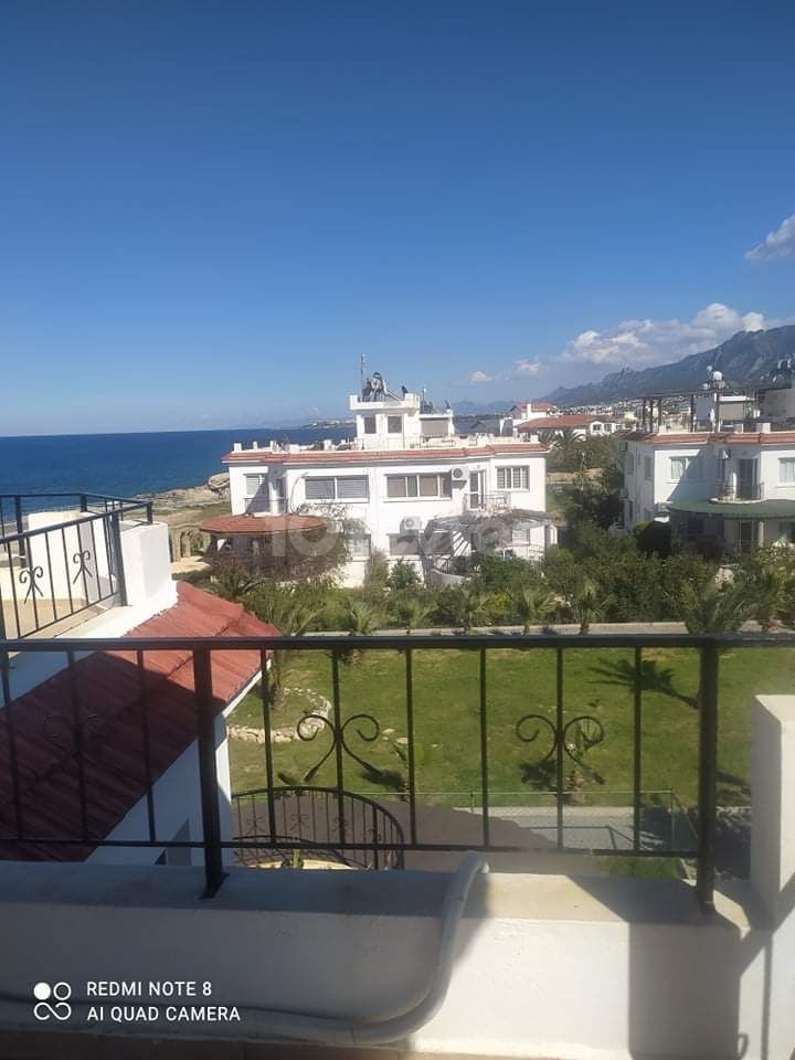 3+1 Penthouse Apartment in Kyrenia LAPTA