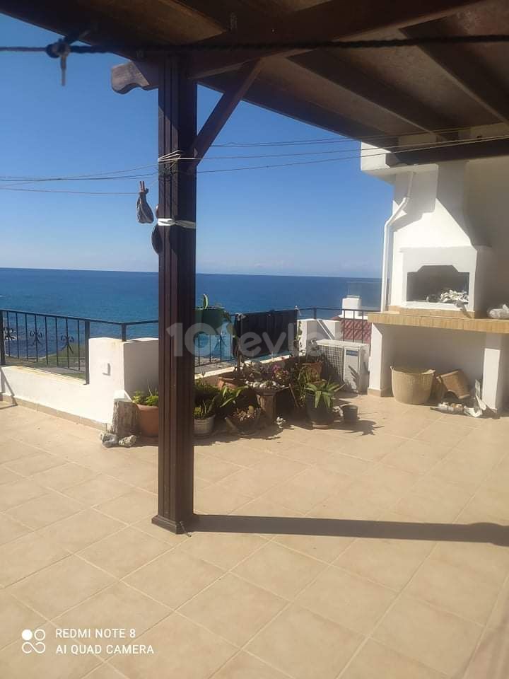 3+1 Penthouse-Wohnung in Kyrenia LAPTA