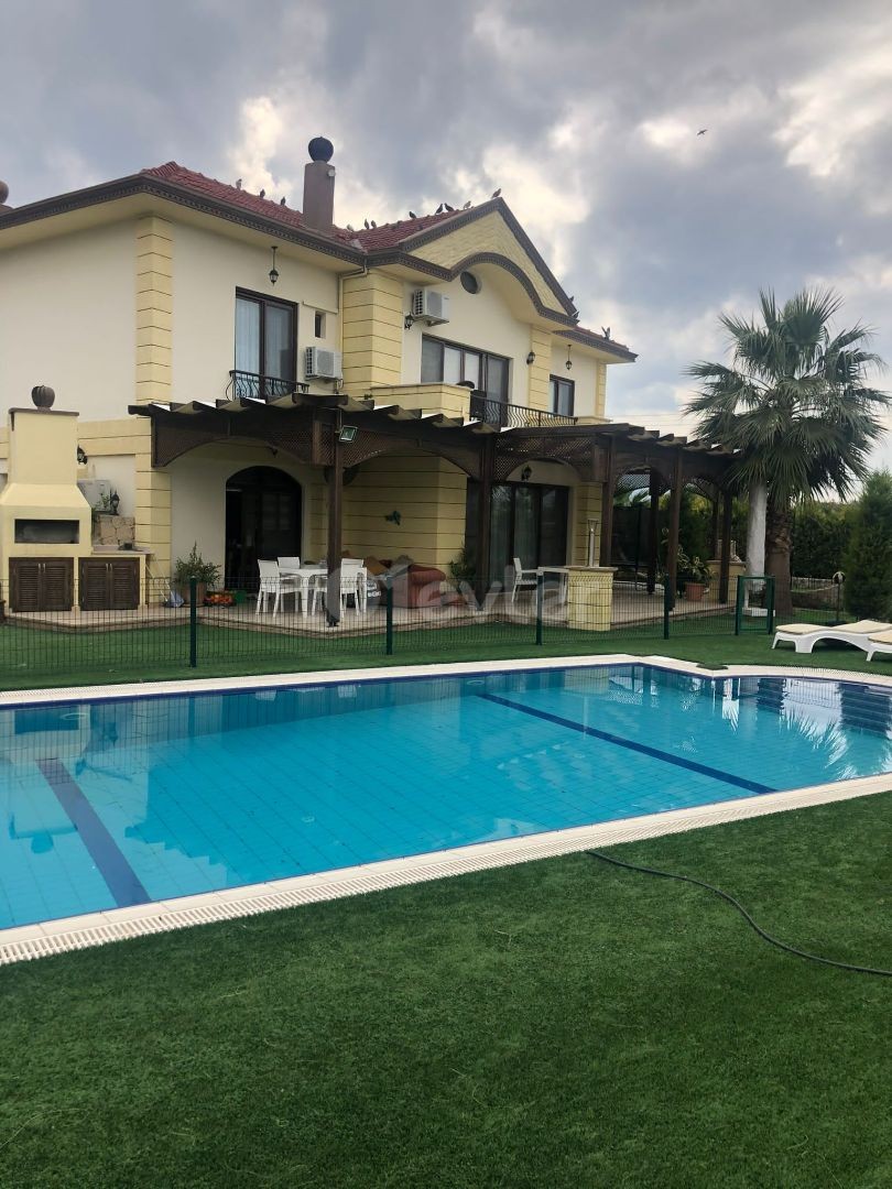 Kyrenia Alsancak 4+1 Villa For Sale 