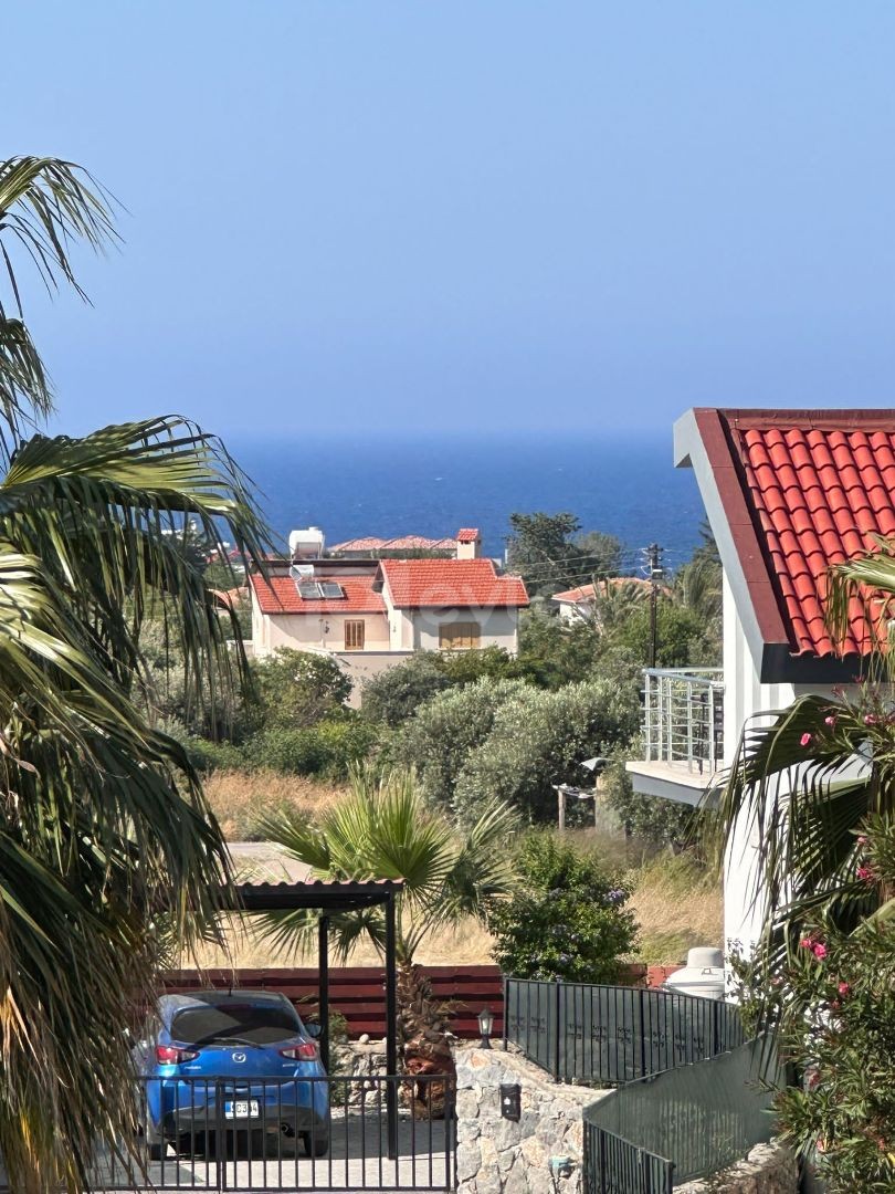 Girne Karşıyaka 3+1 Satılık Villa