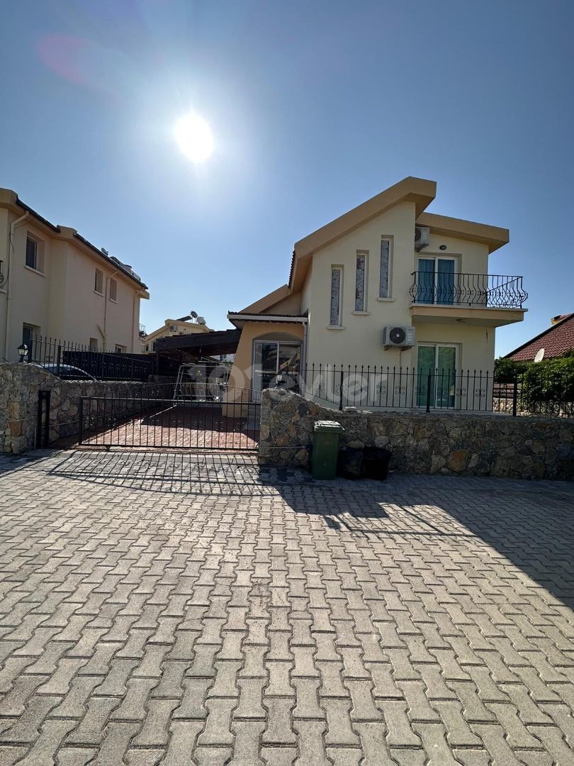 Kyrenia Karsiyaka 3+1 Villa zu verkaufen