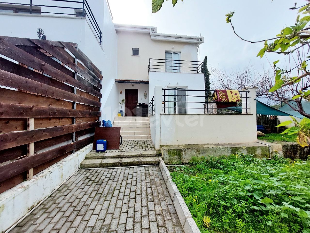 Semi-detached villa for sale in Girne Karaoğlanoğlu (near Gau)